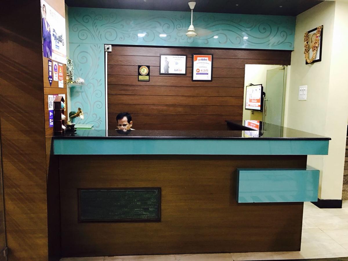 Iroomz Vaishali Residency 2*